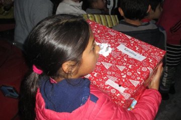 Předávání dárků v Jihlavě - foto z charity z Jihlavy