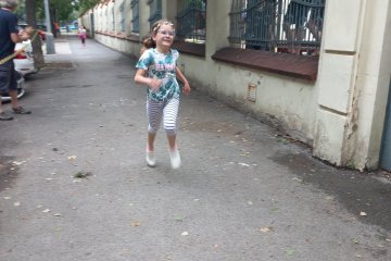 Běh okolo školy
