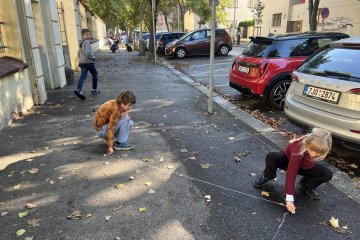 Z denního dění ve 3.B-slušné chování v MHD a rýsování kružnic
