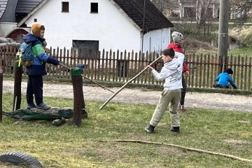 Škola v přírodě s Tobiášem Lolnessem, Lomy u Kunžaku