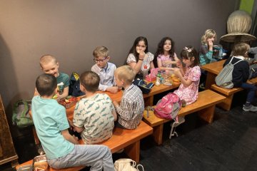 Divadlo Minor - Zachraňte č.6!
