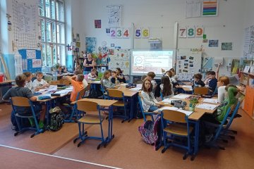 V prvním týdnu - naše prázdniny, volby do Lyčkamentu, Aj, nové pracovní skupinky