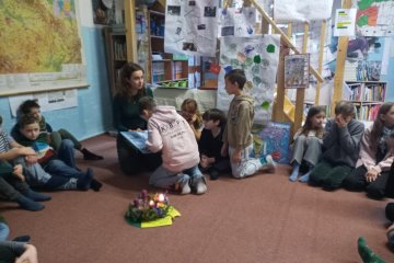 Učí Adélka, evakuace na půdu