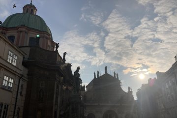 Rychlovka na Karlově mostě a bojovka na Kampě