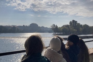 Rychlovka na Karlově mostě a bojovka na Kampě