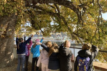 Rychlovka na Karlově mostě a bojovka na Kampě