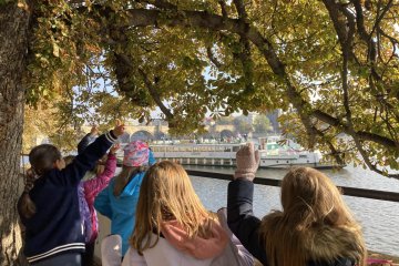 Rychlovka na Karlově mostě a bojovka na Kampě