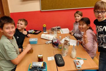 Centra aktivit - skupenství, rozpustnost látek, měření (objem, váha...)