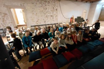 Kreativně pohybem + DIVADLO Kapr Karel