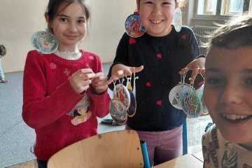 Mikuláš + adventní kalendář + přespávačka + koncert v kostele.