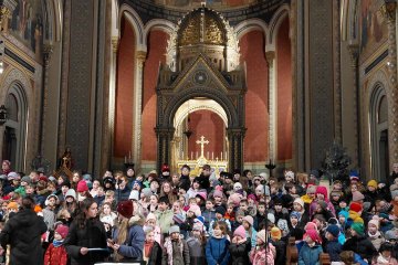 Mikuláš + adventní kalendář + přespávačka + koncert v kostele.
