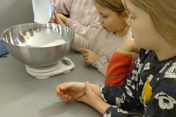 Mikuláš + adventní kalendář + přespávačka + koncert v kostele.