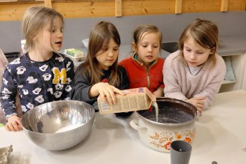 Mikuláš + adventní kalendář + přespávačka + koncert v kostele.