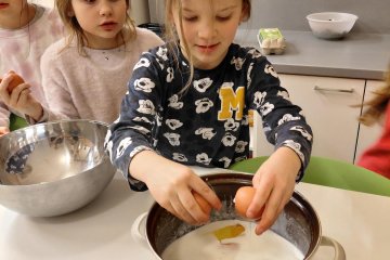 Mikuláš + adventní kalendář + přespávačka + koncert v kostele.