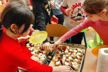 Mikuláš + adventní kalendář + přespávačka + koncert v kostele.