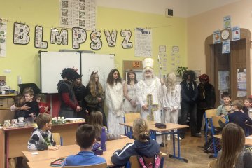 Mikuláš + adventní kalendář + přespávačka + koncert v kostele.