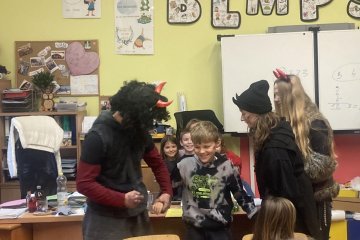 Mikuláš + adventní kalendář + přespávačka + koncert v kostele.