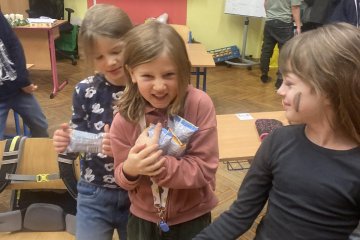 Mikuláš + adventní kalendář + přespávačka + koncert v kostele.