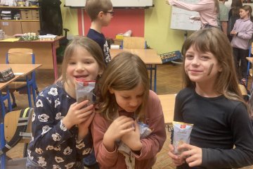 Mikuláš + adventní kalendář + přespávačka + koncert v kostele.