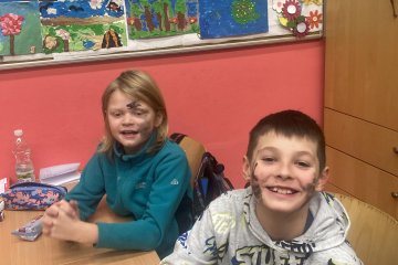 Mikuláš + adventní kalendář + přespávačka + koncert v kostele.