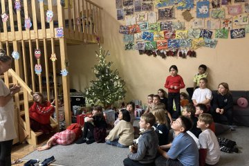 Mikuláš + adventní kalendář + přespávačka + koncert v kostele.