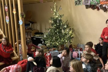Mikuláš + adventní kalendář + přespávačka + koncert v kostele.