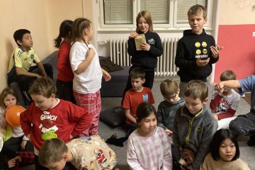 Mikuláš + adventní kalendář + přespávačka + koncert v kostele.