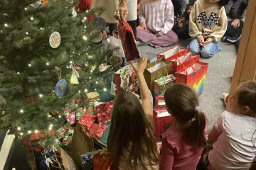 Mikuláš + adventní kalendář + přespávačka + koncert v kostele.