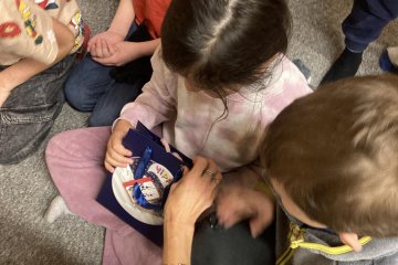 Mikuláš + adventní kalendář + přespávačka + koncert v kostele.