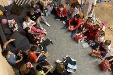 Mikuláš + adventní kalendář + přespávačka + koncert v kostele.