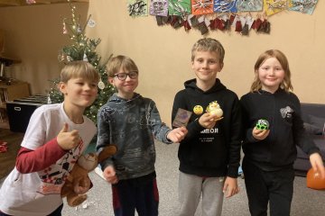 Mikuláš + adventní kalendář + přespávačka + koncert v kostele.