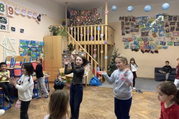 Mikuláš + adventní kalendář + přespávačka + koncert v kostele.