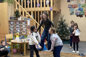 Mikuláš + adventní kalendář + přespávačka + koncert v kostele.