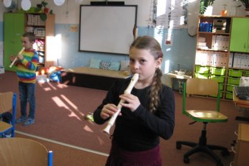 Skupinová práce a hra na flétnu