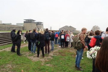 Deváťáci uctili památku obětí nacistického teroru v Mauthausenu