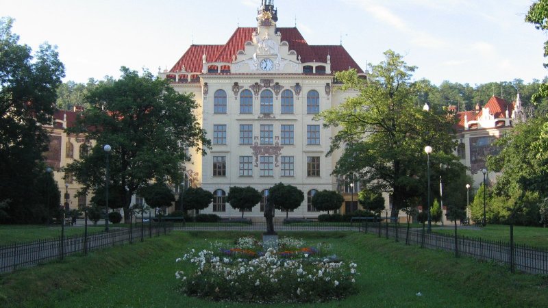 Vysvědčení a přihlášky na SŠ
