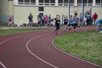 Mladí atleti ze tří oddílů se utkali u ZŠ Strozziho