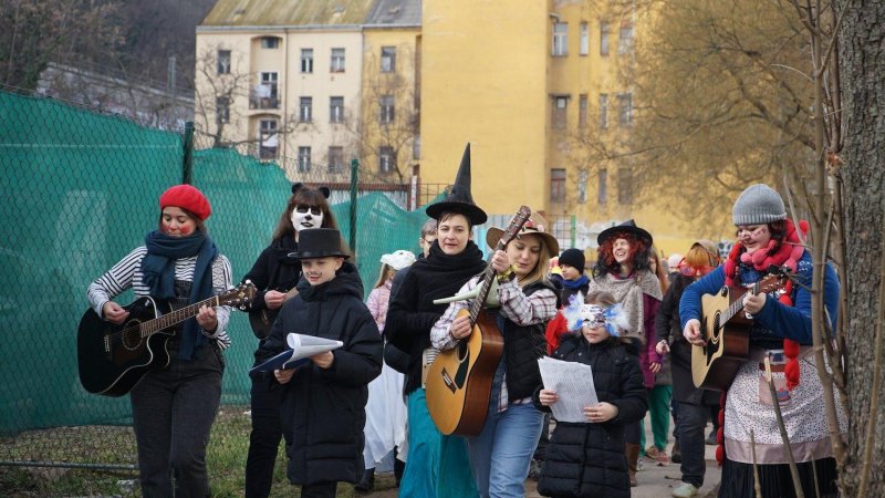 Děti oslavily masopust tradičním průvodem