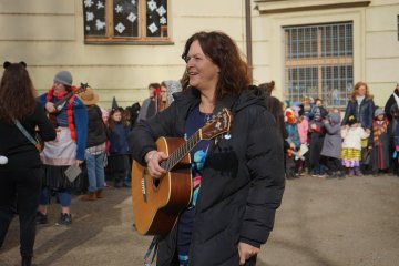 Děti oslavily masopust tradičním průvodem