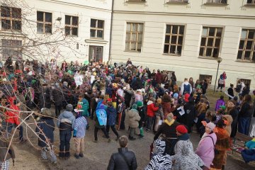 Děti oslavily masopust tradičním průvodem