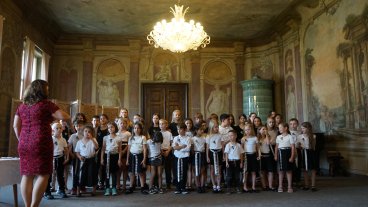 V posledním školním týdnu se školní pěvecký sbor Piánko nezastavil