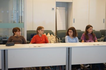 Reportéři na startu z Mediálního klubu na návštěvě v České televizi