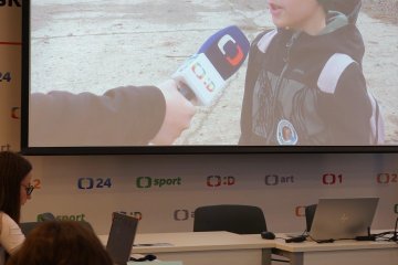 Reportéři na startu z Mediálního klubu na návštěvě v České televizi