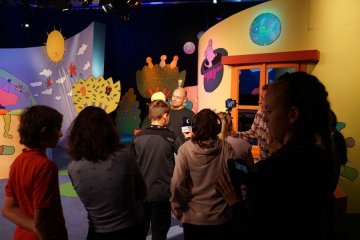 Reportéři na startu z Mediálního klubu na návštěvě v České televizi