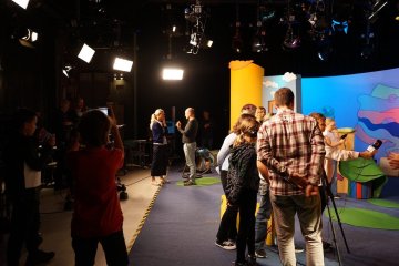 Reportéři na startu z Mediálního klubu na návštěvě v České televizi