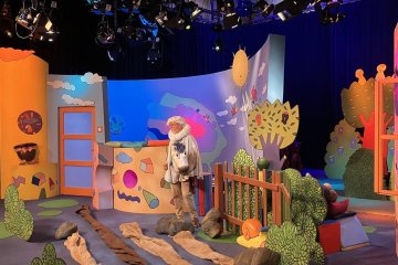 Reportéři na startu z Mediálního klubu na návštěvě v České televizi