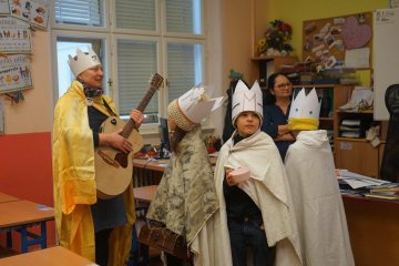 Tři králové opět navštívili i školu