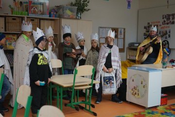 Tři králové opět navštívili i školu