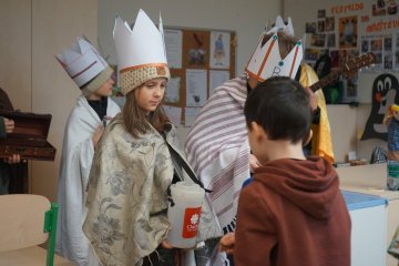 Tři králové opět navštívili i školu