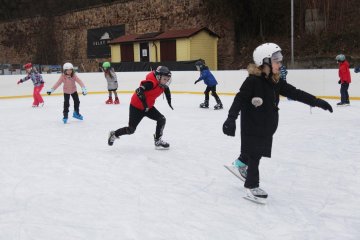 Od mantinelu k holubičkám: Jak jsme zkrotili ledovou plochu